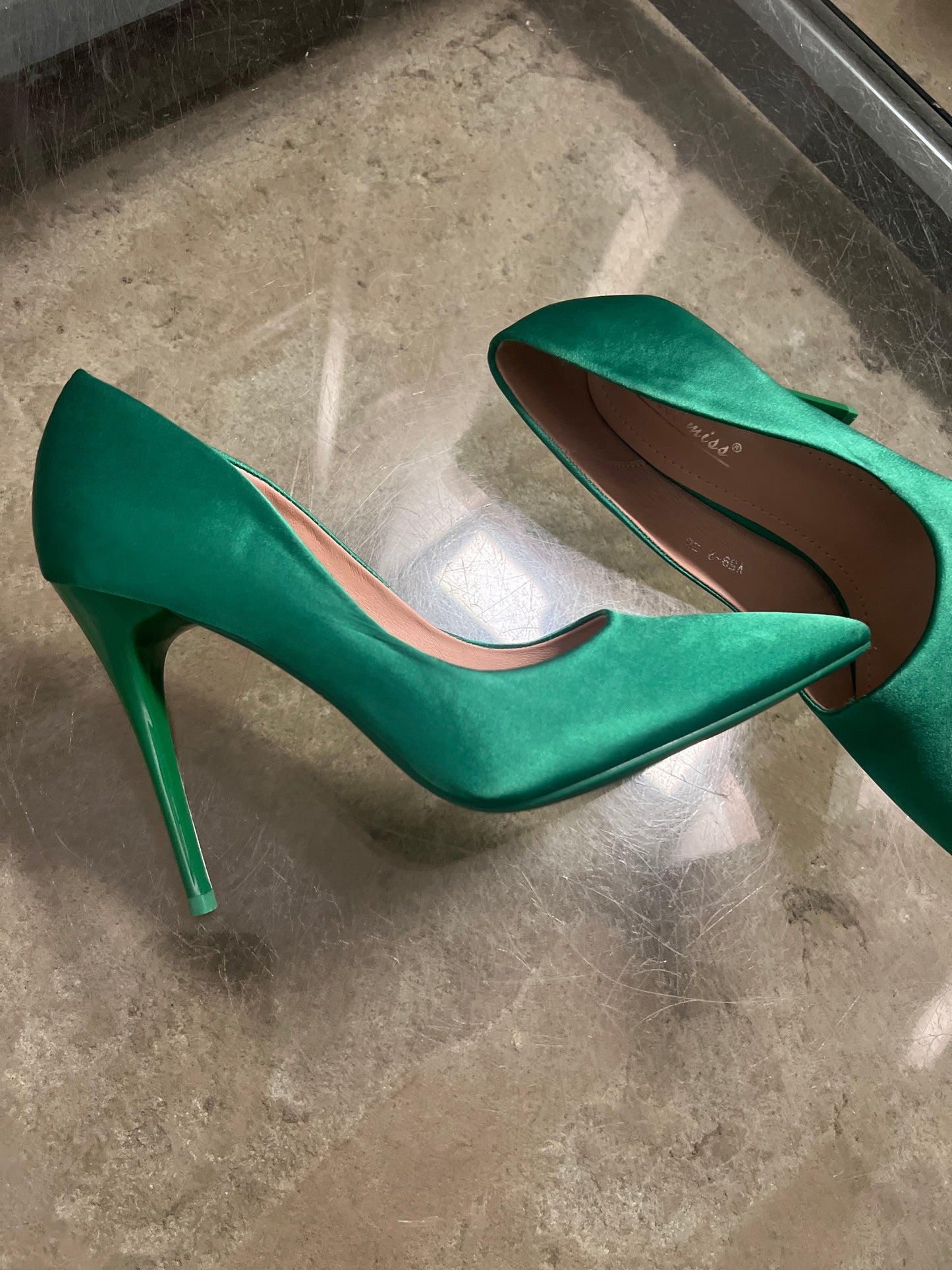 Nueva Vida - Decolette Greta