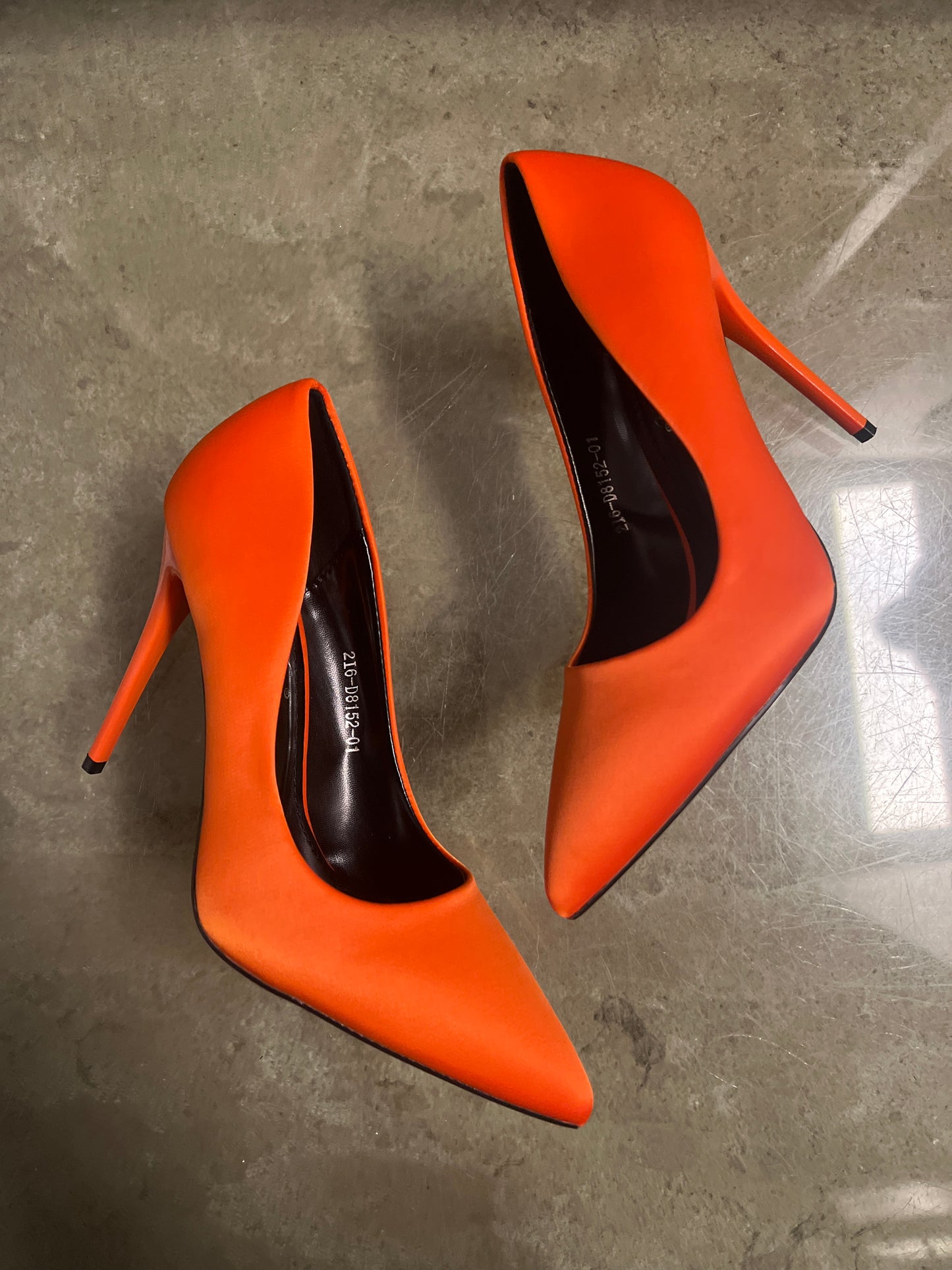 Nueva Vida - Decolette Vale