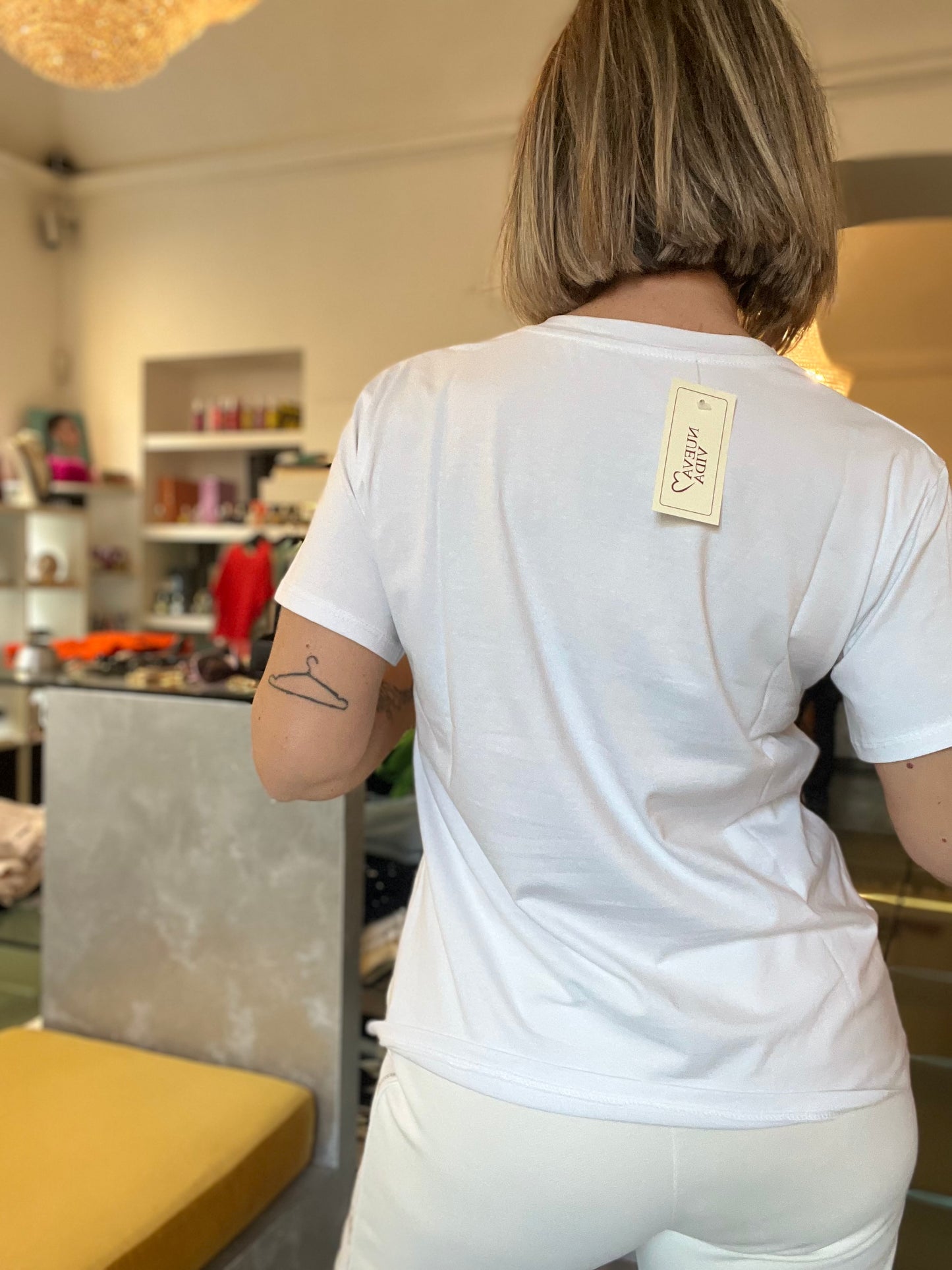 Nueva Vida - T-Shirt Doriana