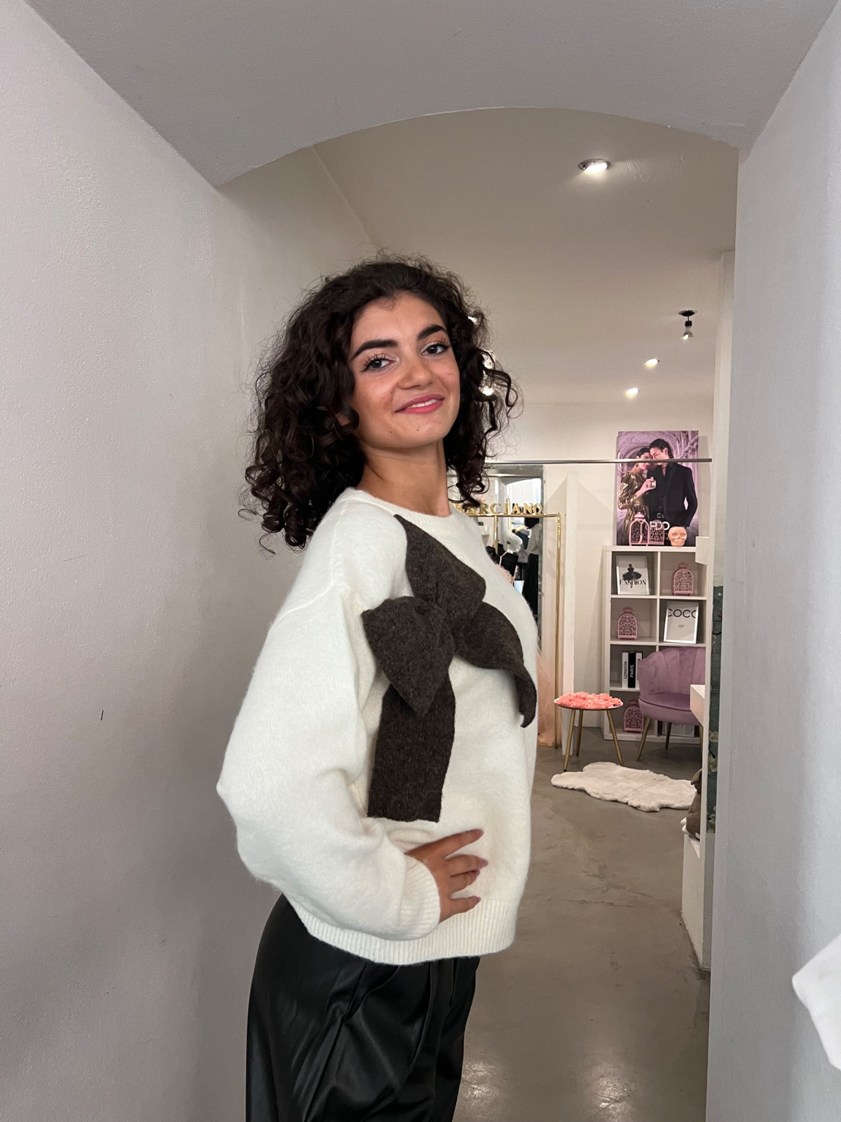 Girocollo Angela - Nocciola / Nero / Azzurro / Rosa / Cioccolato / Bianco
