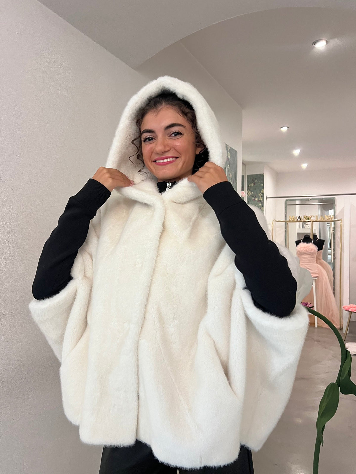Nueva Vida - Mantella Eco Sabrina
