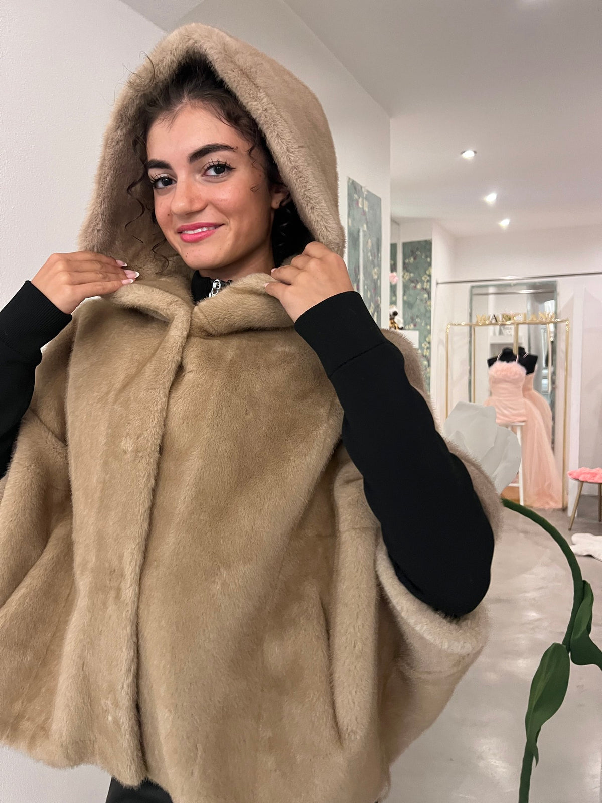 Nueva Vida - Mantella Eco Sabrina